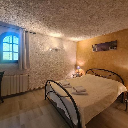 Bed and Breakfast Les Buisses En Provence Piolenc Exterior foto