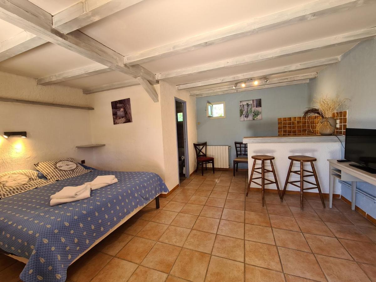 Bed and Breakfast Les Buisses En Provence Piolenc Exterior foto
