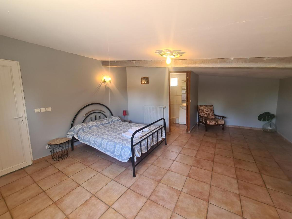 Bed and Breakfast Les Buisses En Provence Piolenc Exterior foto